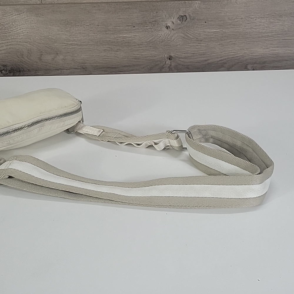 lululemon athletica Cream Wristlet Pouch with Silver Accent - Picture 8 of 16